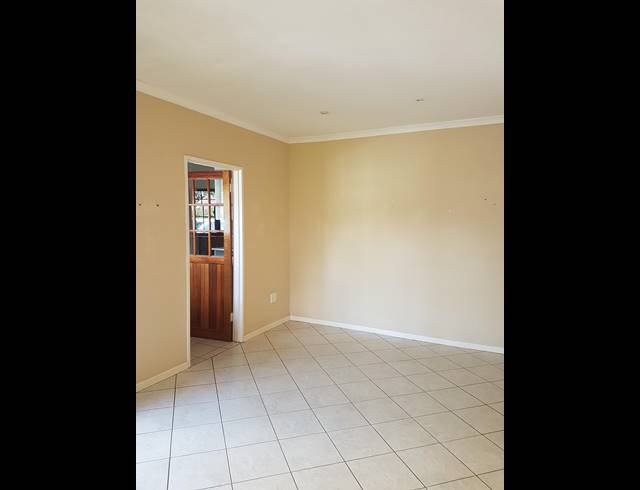 3 BEDROOM SIMPLEX RENTED IN HILLCREST CENTRAL